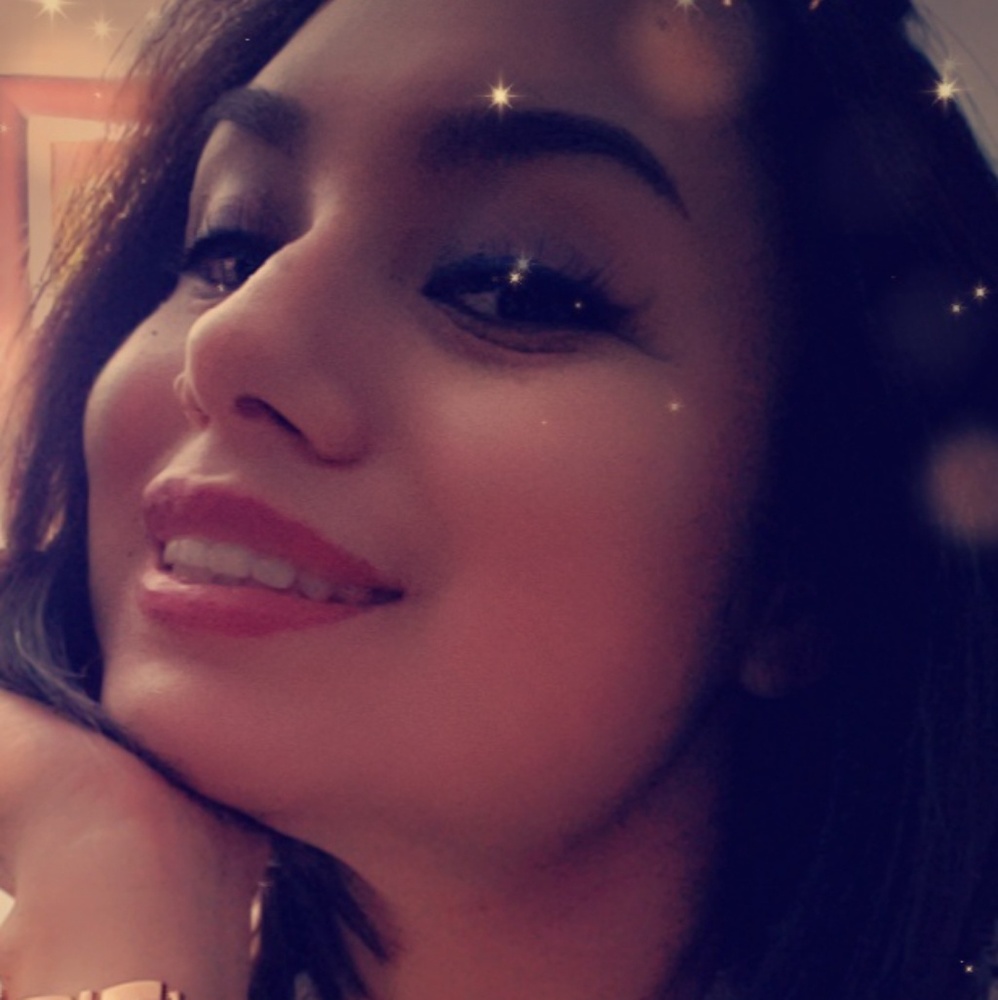 Meet your Posher, Monica